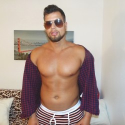 Gay It's Live Review